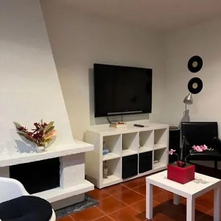 3 Bedrooms In Campolide - 60 1b *