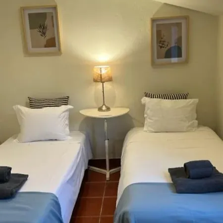 Апартаменти 3 Bedrooms In Campolide - 60 1b *